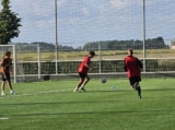 Training van S.K.N.W.K. JO19-1 van donderdag 22 mei 2025 (49/68)